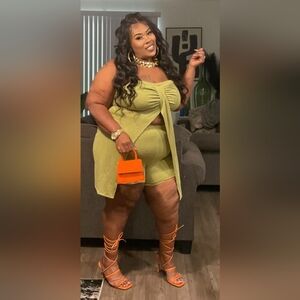 Green Ribbed Two-Piece Set with Orange Accessories